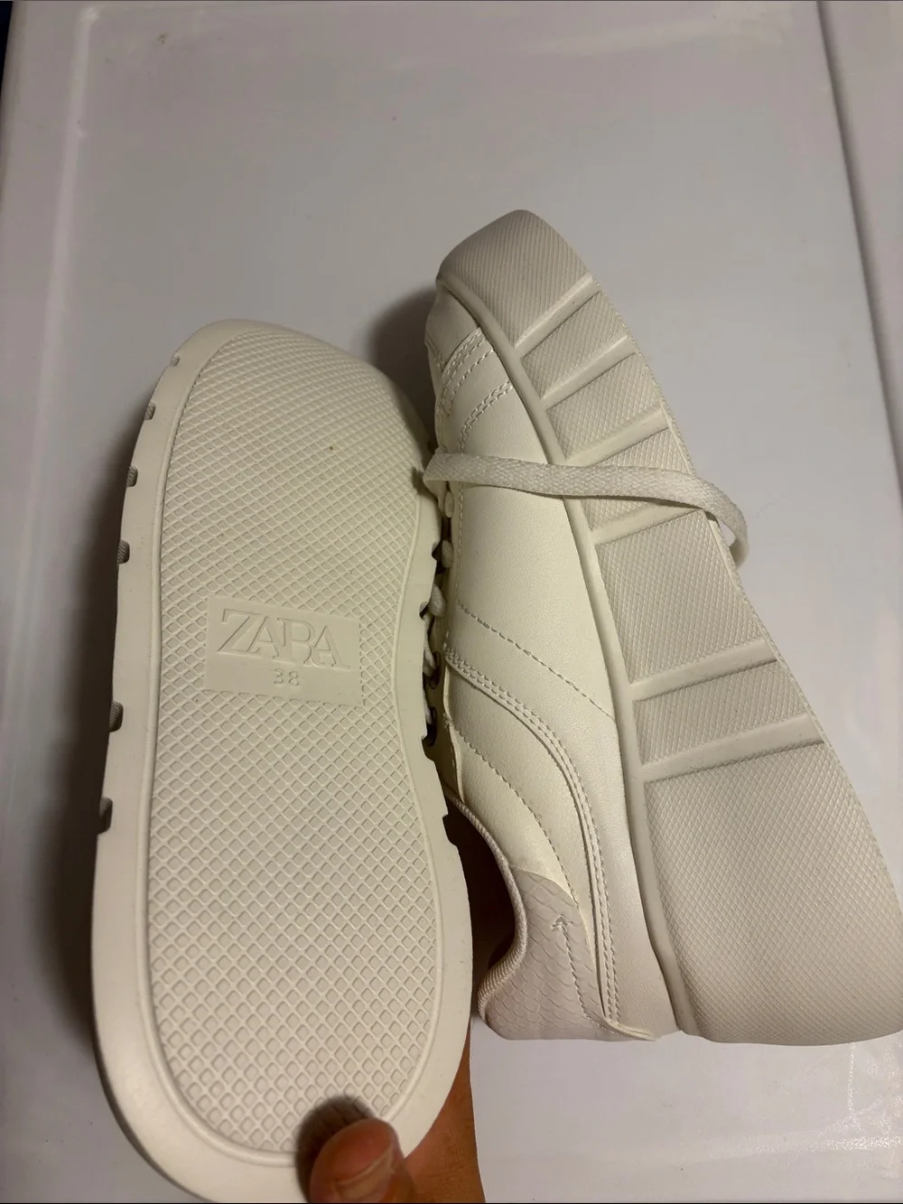 Zara classic white
